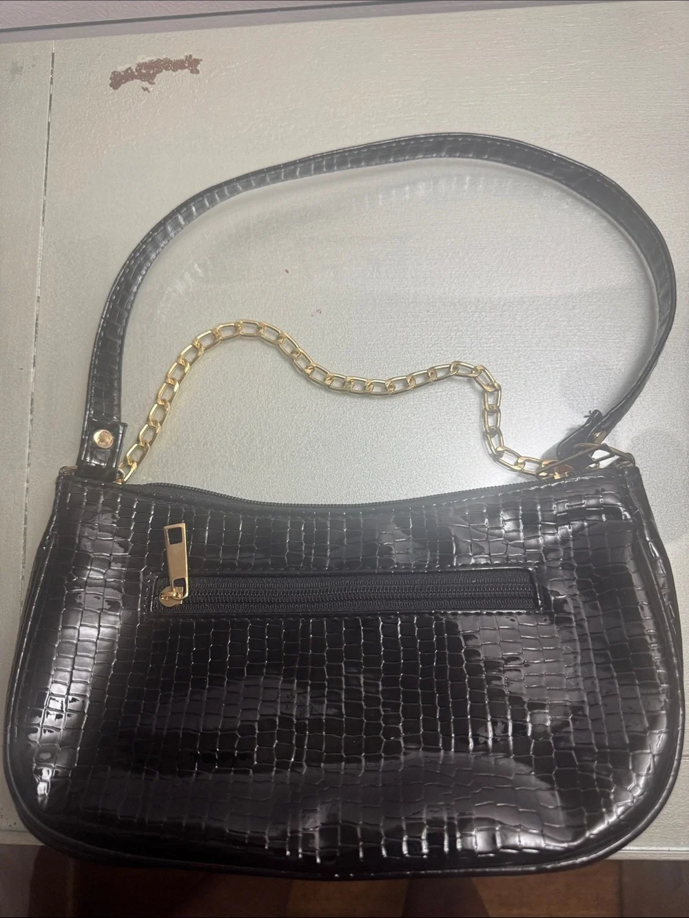 Black Croc-Embossed Shoulder Bag with Gold Chain Accent